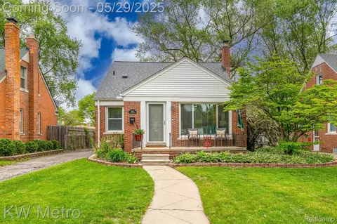 1930 N Wilson Ave, Royal Oak, MI 48073