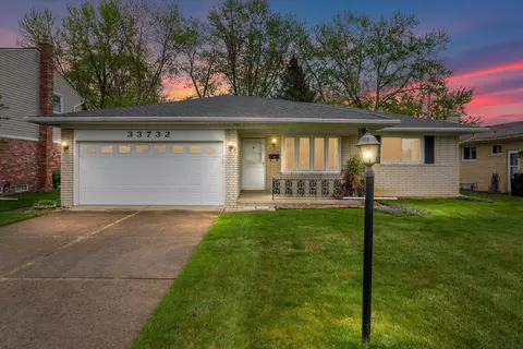 33732 Mina Dr, Sterling Heights, MI 48312