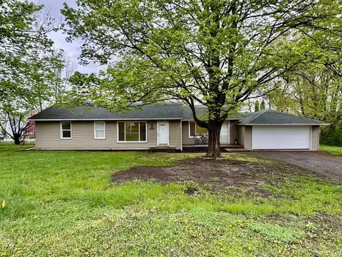 2659 Hatton Rd, Auburn Hills, MI 48326
