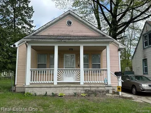19916 Salem St, Detroit, MI 48219