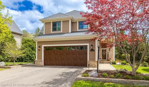 5620 Northcrest Xing, Independence, MI 48346