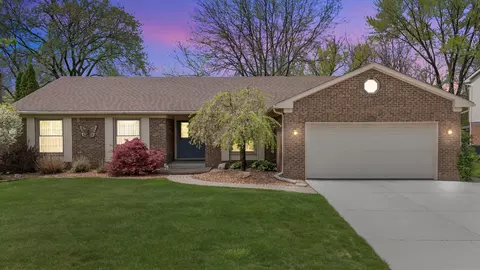 19617 Gary Ln, Livonia, MI 48152