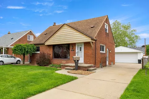 7850 Merrick St, Taylor, MI 48180