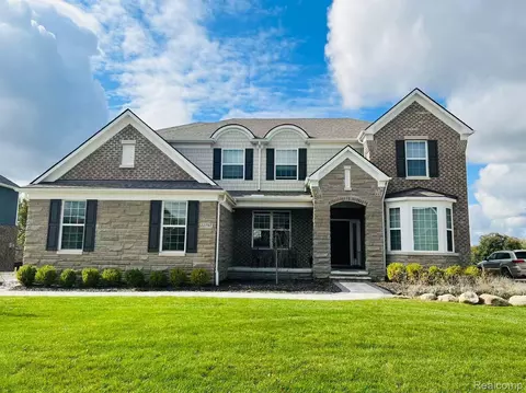 22797 Country Club Dr, Lyon, MI 48178