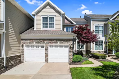 25654 Island Lake Dr, Novi, MI 48374