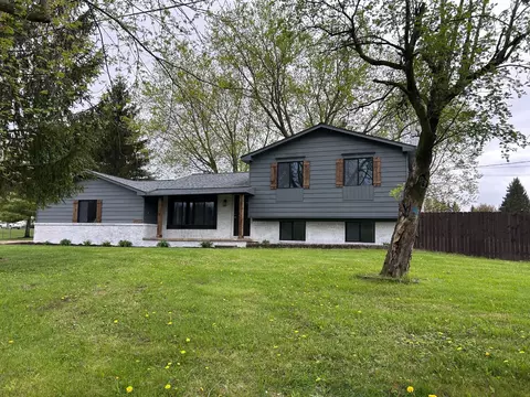 10117 E Bristol Rd, Davison, MI 48423