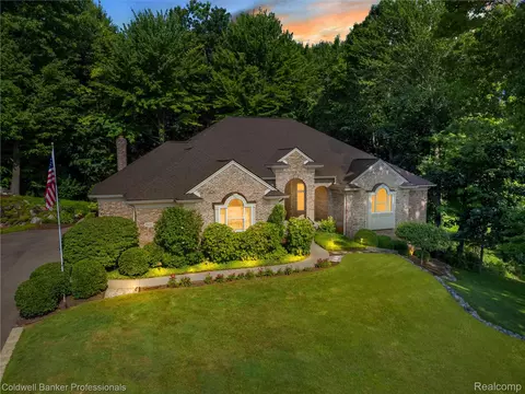 8661 Deerwood Rd, Independence, MI 48348