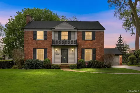 1133 Balfour St, Grosse Pointe Park, MI 48230