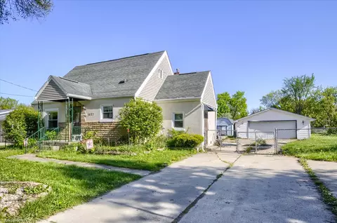 1037 Burns St, Mount Morris, MI 48458