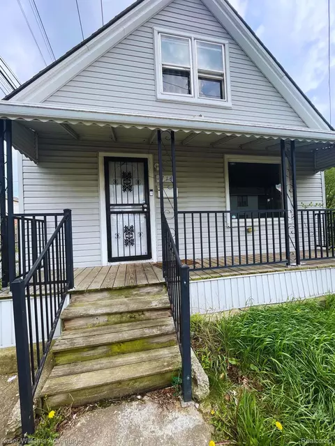 1714 Woodland St, Hamtramck, MI 48212