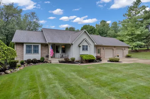 1426 Rillview Crt Ct, Metamora, MI 48455
