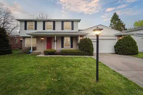 1121 Barrington Dr, Flint, MI 48503