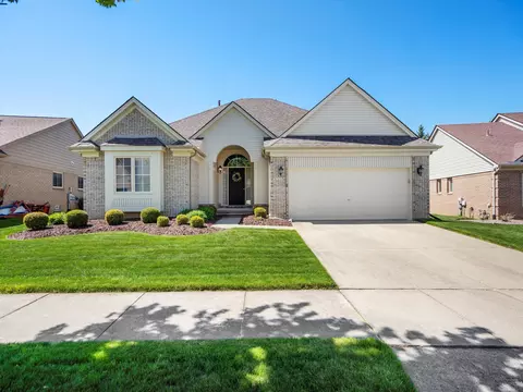 57295 Warwick Dr, Washington, MI 48094