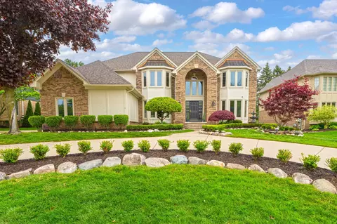 3730 Newcastle Dr, Rochester Hills, MI 48306