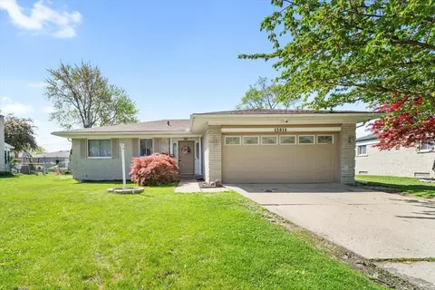 13816 Arnold Dr, Warren, MI 48088