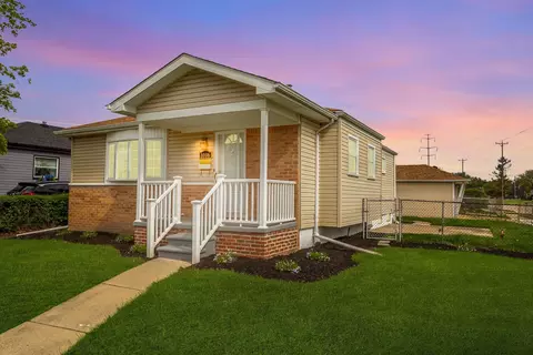 1006 Hazel St, Wyandotte, MI 48192