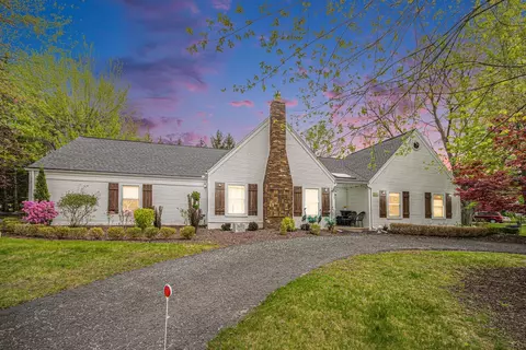 33742 Oak Point Cir, Farmington Hills, MI 48331