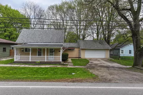3883 N Mill Rd, Dryden, MI 48428