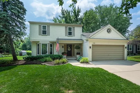 318 Arlington Dr, Rochester Hills, MI 48307