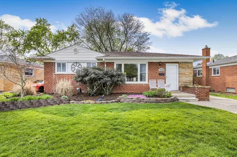 8641 Randy Dr, Westland, MI 48185