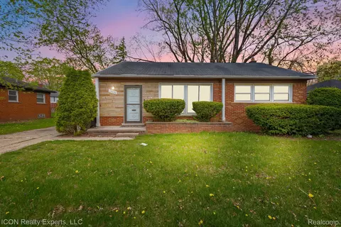 13930 Northfield Blvd, Oak Park, MI 48237