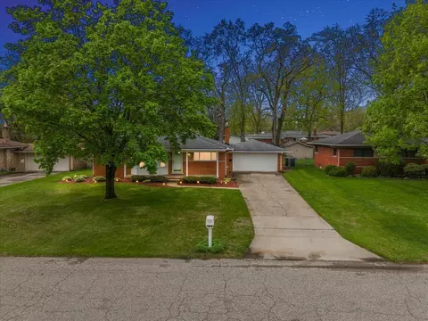 53265 Aulgur Dr, Shelby Township, MI 48316