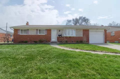 33707 Arrowhead St, Westland, MI 48185