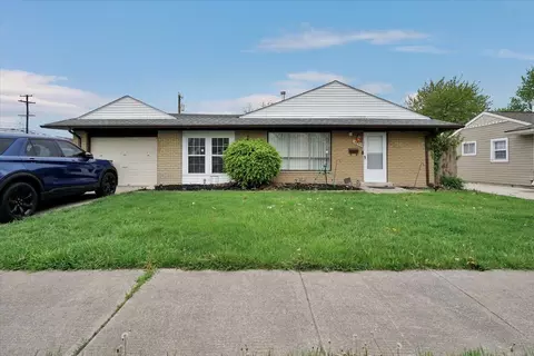 6854 Harding St, Taylor, MI 48180