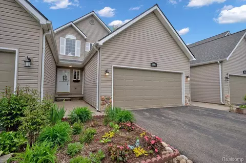 4661 Christopher Pines Drive Dr, Independence, MI 48346