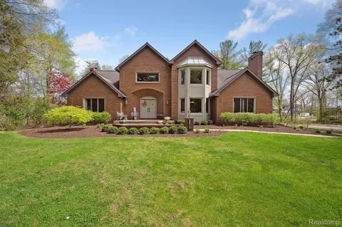 3311 Merrow Ln, Genoa, MI 48843