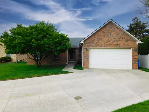 11289 River Dr, Warren, MI 48093
