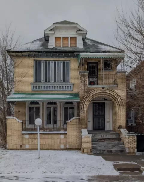 2738 Elmhurst St, Detroit, MI 48206