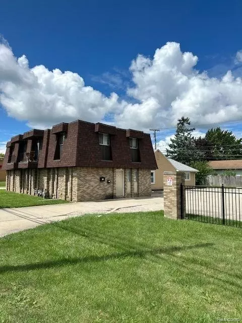 1724 S Custer Rd, Monroe, MI 48161