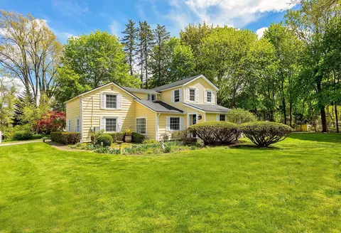 26039 German Mill Rd, Franklin, MI 48025