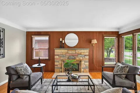 3723 Steiner St, Trenton, MI 48183