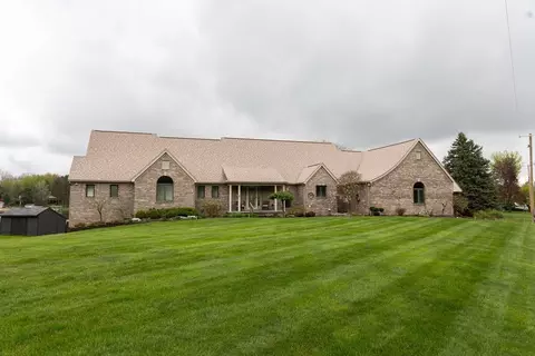 2833 Bullock Rd, Metamora, MI 48455