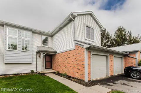 514 Winwood Cir, Walled Lake, MI 48390