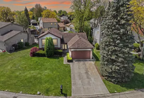 15690 Grainger Dr, Clinton Township, MI 48038