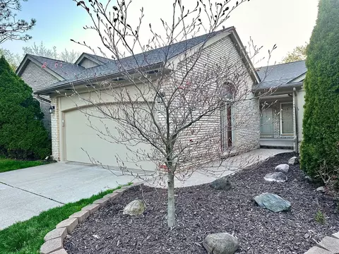 17728 E Kirkwood Dr, Clinton Township, MI 48038