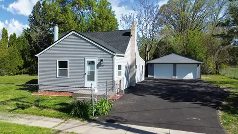 2265 Morris Ave, Burton, MI 48529