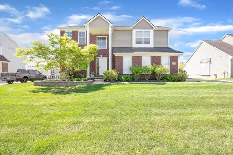 57879 Cider Mill Dr, Lyon, MI 48165