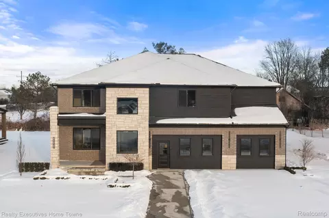 23873 Sawgrass Dr, Macomb, MI 48042