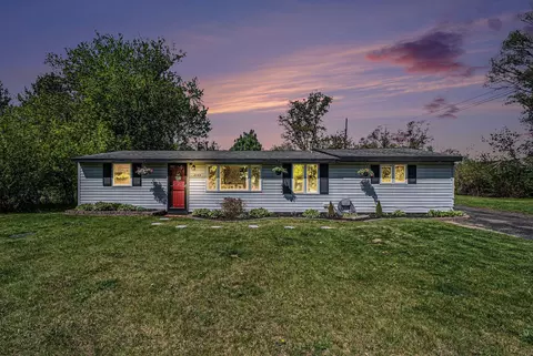 2149 Hoeft Dr, Commerce, MI 48390