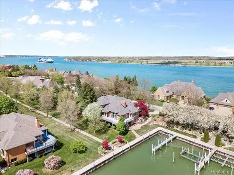 3744 Riverview Ter N, East China, MI 48054