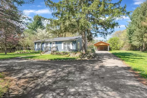 4953 Clintonville Rd, Independence, MI 48346