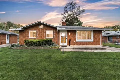 6725 N Wildwood St, Westland, MI 48185