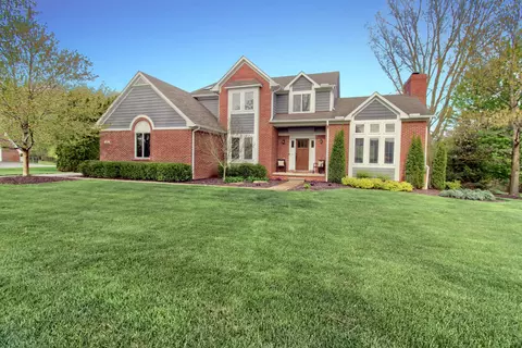 9457 Daleview Dr, Green Oak, MI 48178