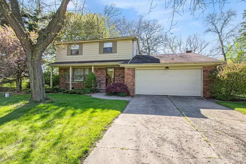 4196 Crestknoll Dr, Grand Blanc, MI 48439
