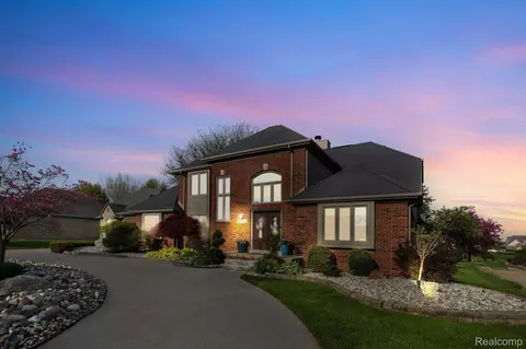 47352 Dove Crt Ct, Shelby Township, MI 48315