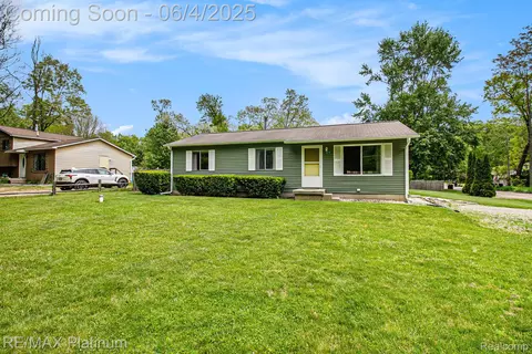 15171 West Dr, Argentine, MI 48451